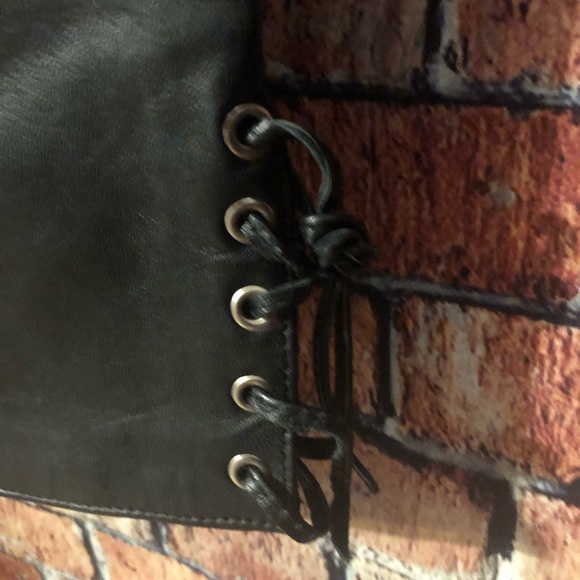 NWT SOFT SOFT BLACK LEATHER CAPRIS ZIP UP BACK WITH TIES ON LEGS SIZE S - Picture 8 of 12